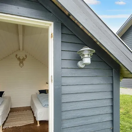 18 Person In Harboore *