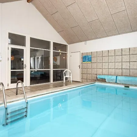 18 Person In Harboore