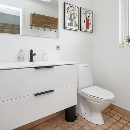 18 Person In Harboore *