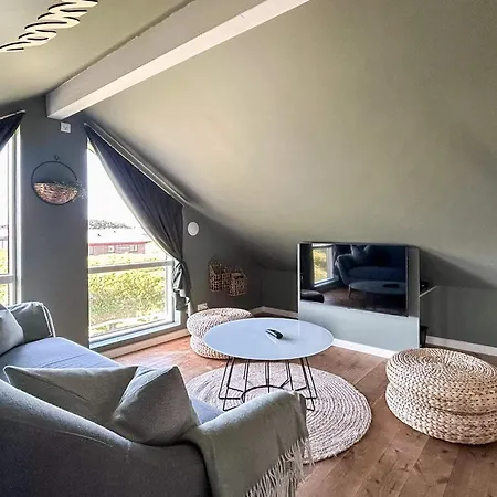 18 Person In Harboore