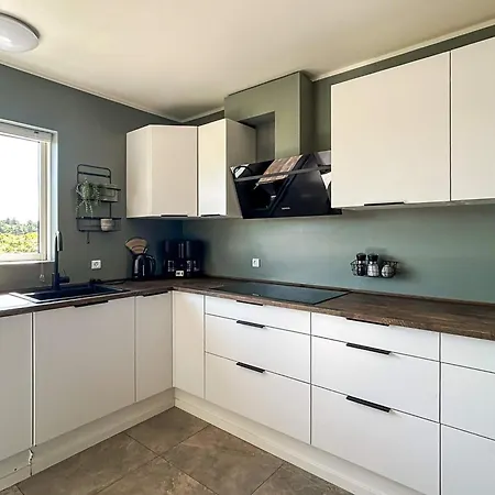 18 Person In Harboore * Harboør