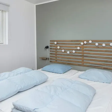 18 Person In Harboore *