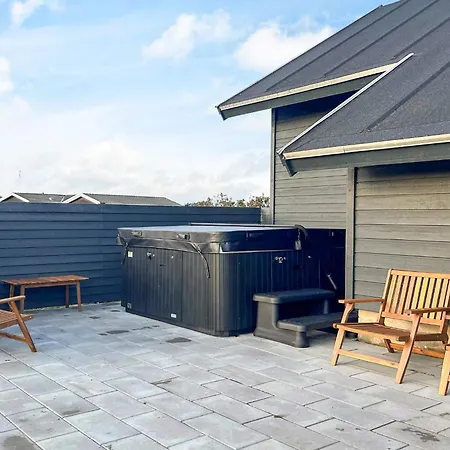 18 Person In Harboore Ferienhaus Harboør